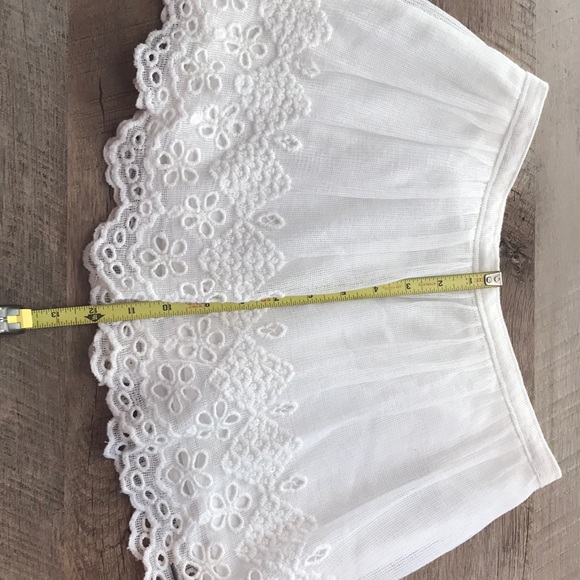 Abercrombie Kids white eyelet trim mini skirt LG - Picture 3 of 5